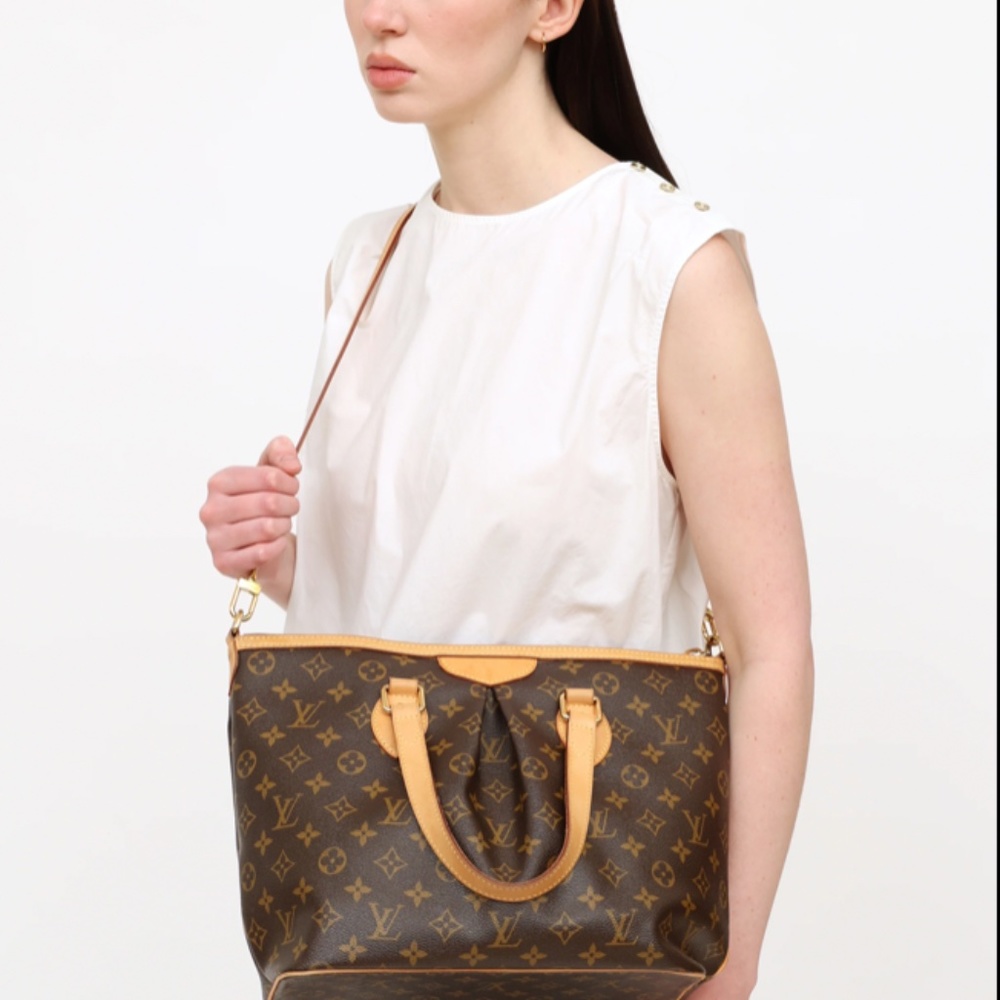 LOUIS VUITTON 
Authentic Monogram Palermo GM